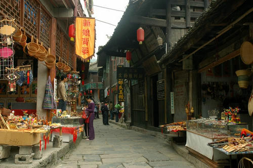 E線(xiàn)：張家界、猛洞河、芙蓉鎮(zhèn)、黃龍洞經(jīng)典四日游（純玩）